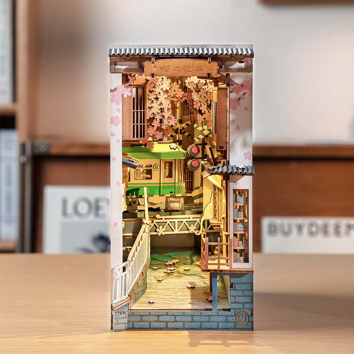 Rolife DIY Boekenhoek Sakura Densya TGB01 - Afbeelding 2