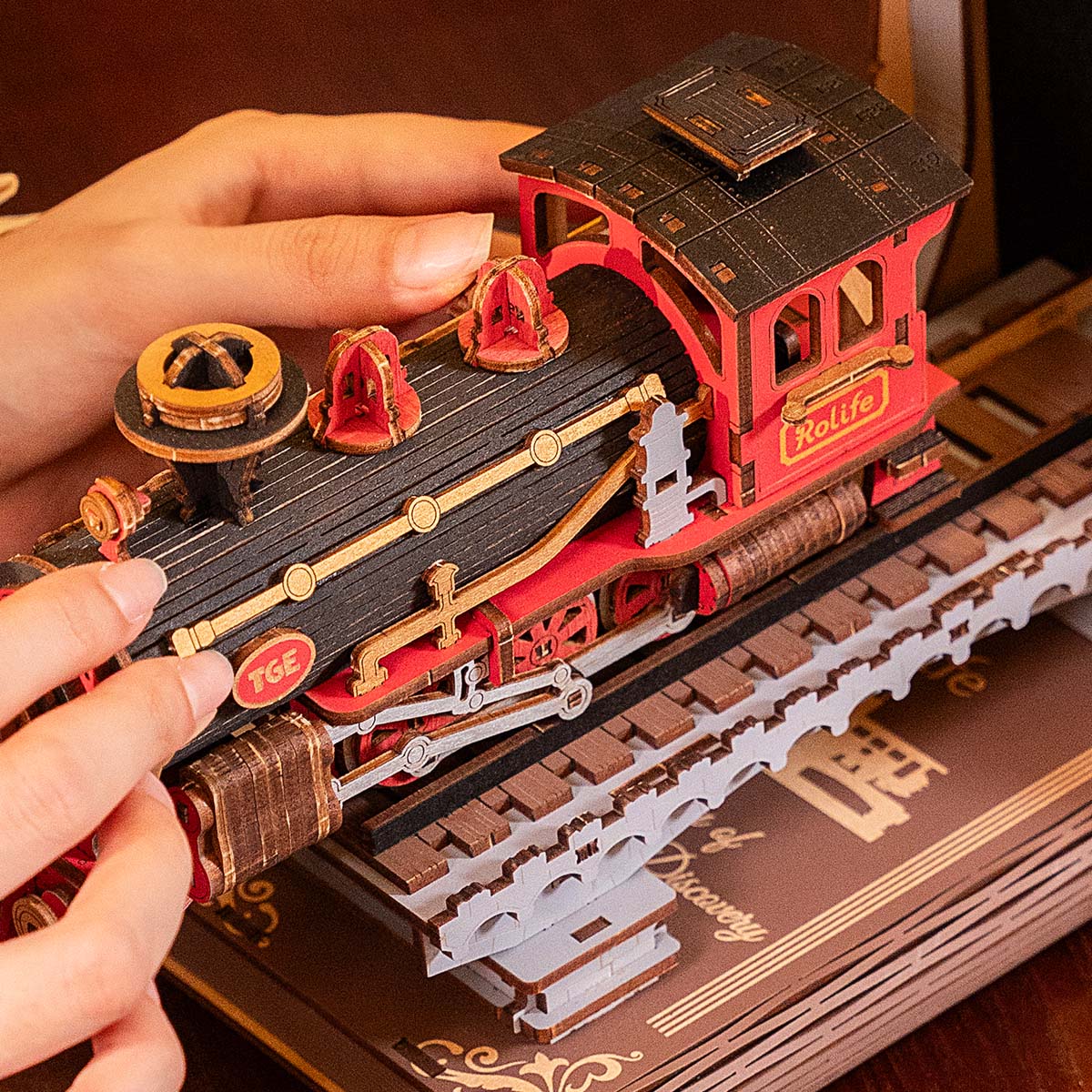 Rolife DIY Boekenhoek Century Train – TGE01 - Afbeelding 5
