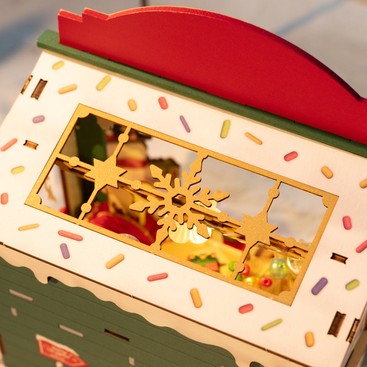 Rolife DIY Miniatuurhuis Kerstsnoepkraam DS043 - Afbeelding 3
